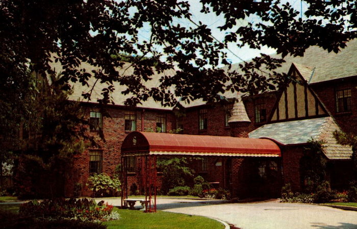 St. Clair Inn (St Clair Inn) - Postcard (newer photo)